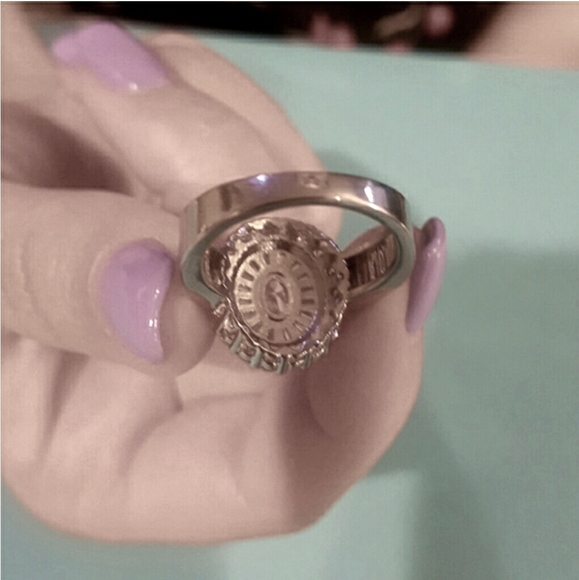 Oval Diamond Simulated Anniversary Ring Size 8 - Picture 15 of 17